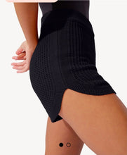 Load image into Gallery viewer, Capezio Mise-En-Scene Anderson Short- Black